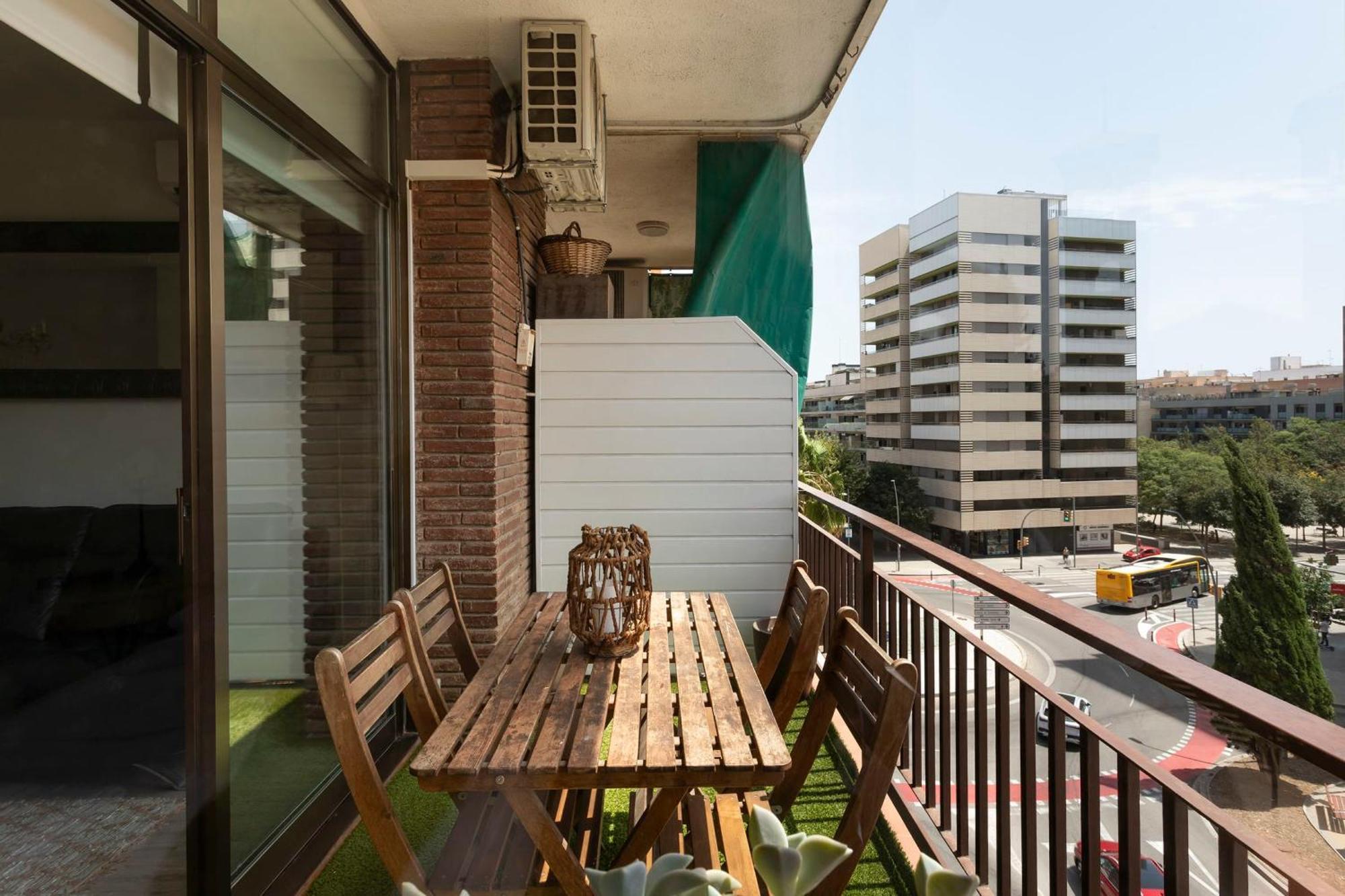 הוספיטלט דה יוברגאט Cozy Apartment Near Fira Gran Via With Ac מראה חיצוני תמונה